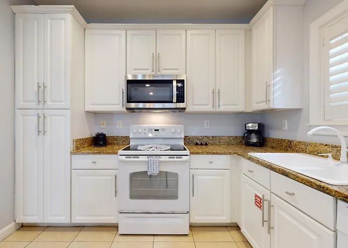 2 Bed 2 Bath Vacation Home In Destin