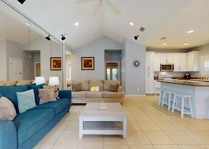2 Bed 2 Bath Vacation Home In Destin